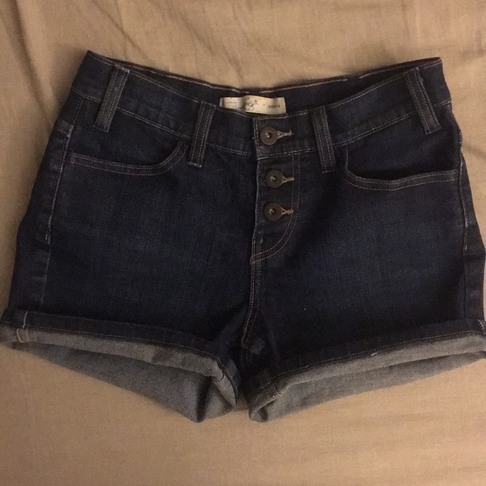 Levi’s button front shorts